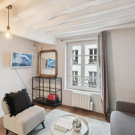 Daire Atypical Studio, Art&metiers Area, Center Marais Paris