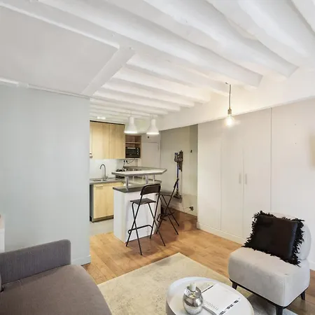 Atypical Studio, Art&metiers Area, Center Marais *