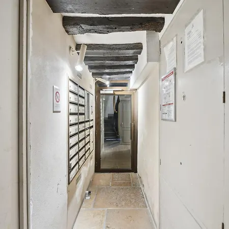Daire Atypical Studio, Art&metiers Area, Center Marais Paris